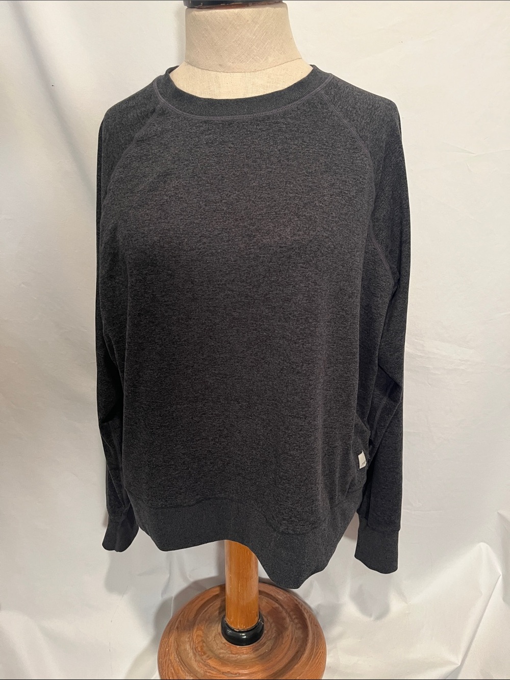 Vuori Halo Long Sleeve Crew Size Large